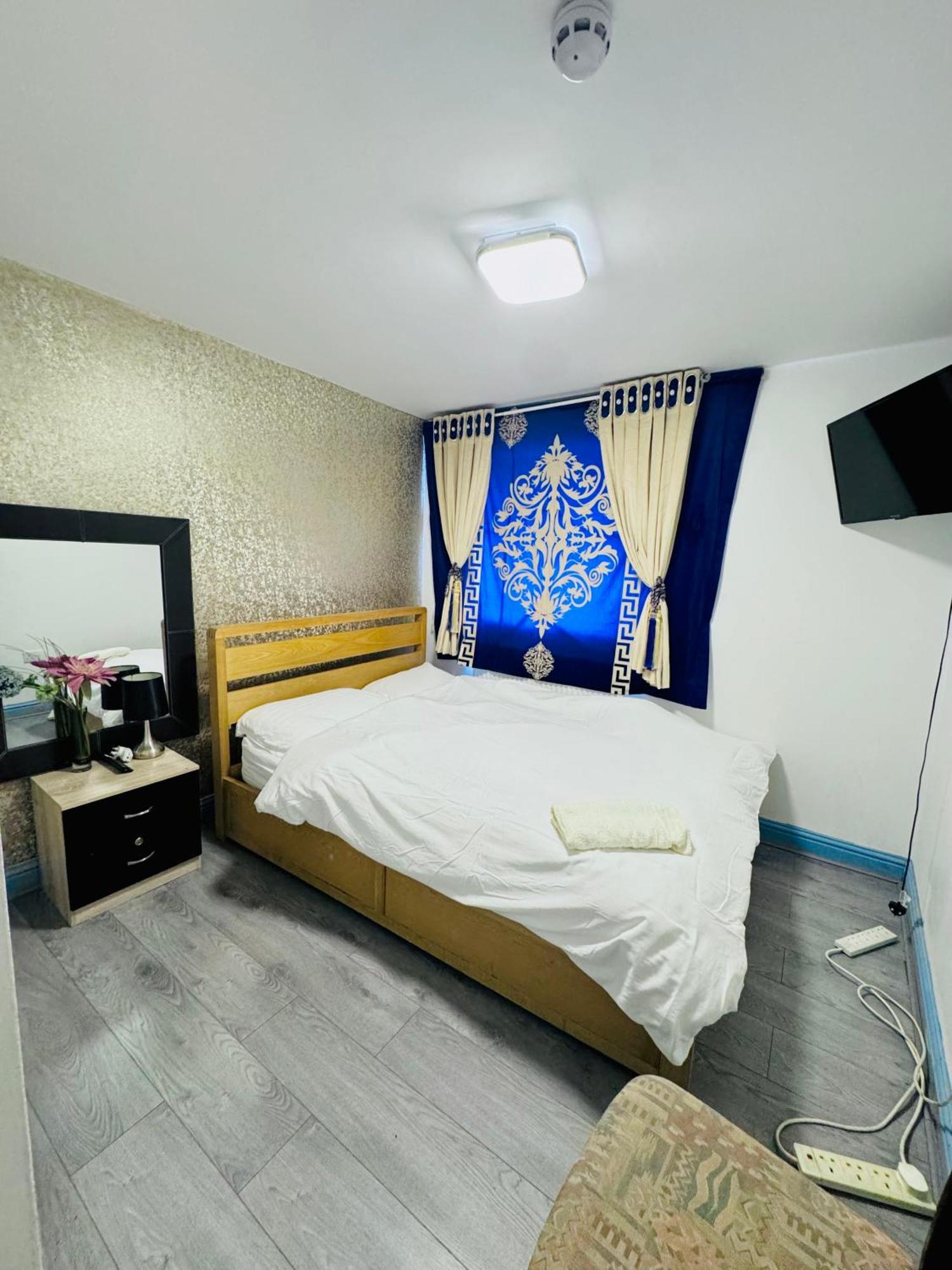 Unique Private Rooms Bolton Exteriér fotografie